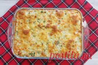 Рисовая запеканка с грудинкой и овощами Сегодня приготовим очень вкусную и сытную рисовую запеканку с грудинкой и овощами под сыром. Готовится не сложно, все ингредиенты простые. Грудинку можно заменить колбаской, ветчиной, мясом. Я использую зеленый замороженный горошек со своего огорода, если не найдете его в магазине, можно...