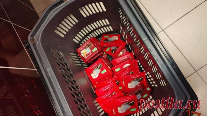 Иркутянин украл из магазина 58 шоколадок. В Иркутске правоохранители задержали 46-летнего местного жителя, который совершил "сладкое" ограбление. Мужчина вынес из сетевого супермаркета десятки плиток шоколада, не заплатив за них. Об этом сообщили в пресс-службе ...