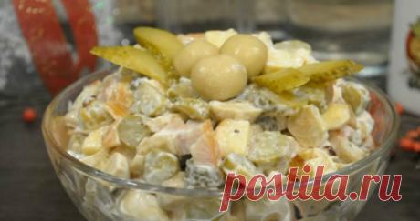 Новогодний салат-пятиминутка: съедается со стола мгновенно