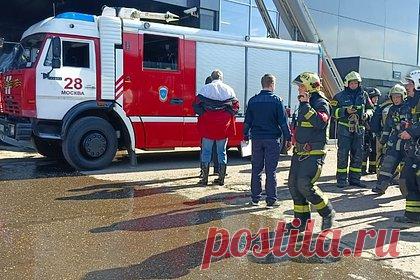 В МОЭК заявили о ликвидации последствий прорыва горячей воды в ТЦ «Времена года». Над устранением последствий прорыва трубы в торговом центре «Времена года» на Кутузовском проспекте работают городские службы города. В МОЭК подчеркнули, что специалисты городских служб уже занимаются устранением вытекания горячей воды, «произошедшего на тепловом оборудовании и сетях, принадлежащих торговому центру».