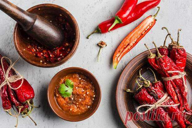 Острые соусы в разных кухнях мира - Будет вкусно - 7 июня - 43671543053 - Медиаплатформа МирТесен Часто именно соусы придают блюдам ту изюминку, которая делает их неповторимыми, дарят тот особенный вкус, который сразу отражает в себе и национальный колорит, и жгучий темперамент той или иной страны. Однако сами соусы почти никогда не рассматриваются как что-то самостоятельное, и уж точно мало - 7 июня - 43671543053 - Медиаплатформа МирТесен