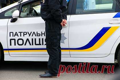 На Украине завели дело из-за «слива» дорогого авто замглавы офиса президента. Издание «Украинская правда» сообщило о возбуждении уголовного дела после его публикации о том, что у замглавы офиса президента страны Кирилла Тимошенко обнаружили дорогое авто — Porsche Taycan 2021 года выпуска, стоимость которого в зависимости от комплектации начинается от 81 тысячи долларов (около 5 миллионов рублей).