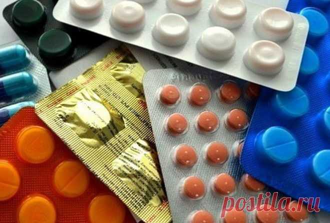 Врачи выложили в сеть список препаратов, которые ничего не лечат Неожиданно!


1. АРБИДОЛ
Действующее вещество: умифеновир.
Другие наименования: «Арпетолид», «Арпефлю», «ОРВИтол НП», «Арпетол», «Иммустат».
Советское изобретение 1974 года, не признанное Всемирной ор…