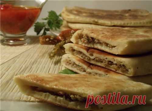 Рецепт лепешек на кефире с мясом и сыром / Простые рецепты