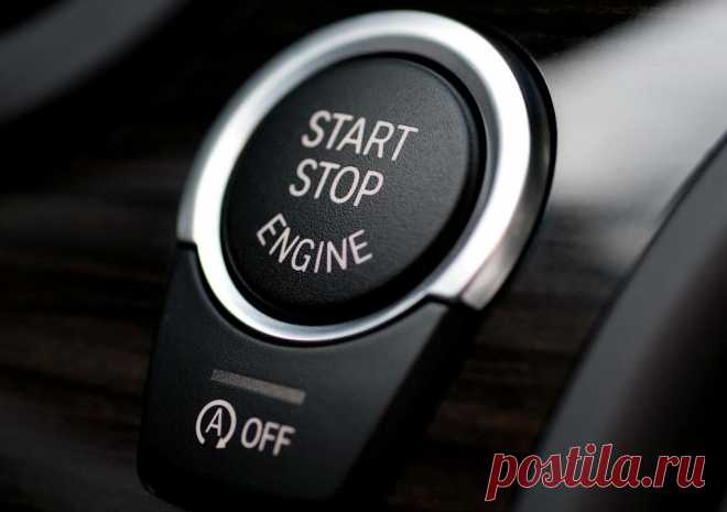 Что будет, если попытаться выключить двигатель на ходу? Во многих современных автомобилях ключ зажигания не нужно даже доставать из кармана, потому что двигатель включается и выключается нажатием кнопки. Но вдруг вы случайно нажмёте её во время движения?