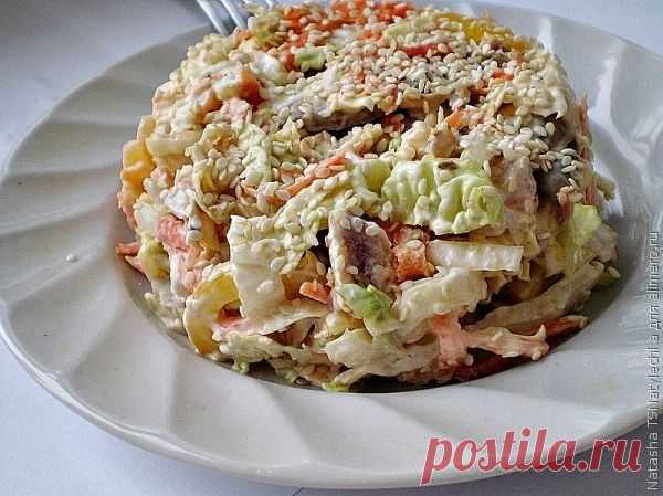 Салат с пекинской капустой Переполох / Рецепты с фото