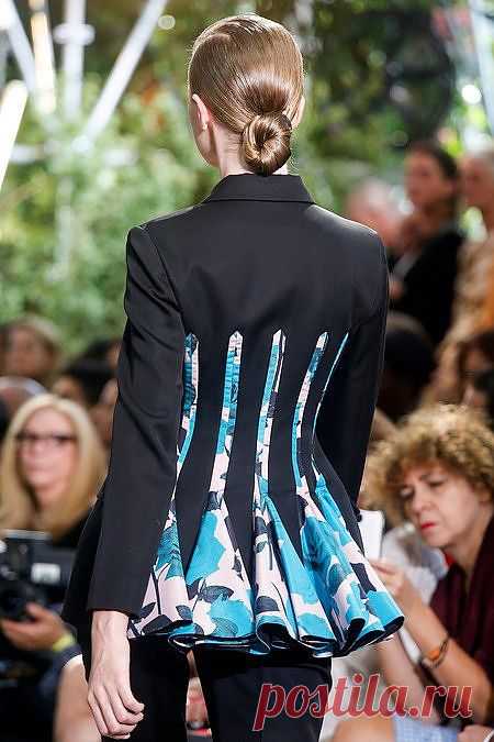 Спинка Christian Dior из коллекции SS14 / Декор спины /