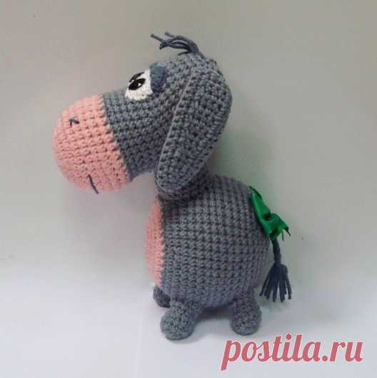 PDF Ослик Иа крючком. FREE crochet pattern; Аmigurumi animal patterns. Амигуруми схемы и описания на русском. Вязаные игрушки и поделки своими руками #amimore - Ослик Иа из советского мультфильма про Винни Пуха, осёл, Союзмультфильм.