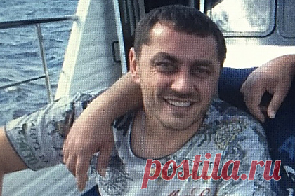 Главного смотрящего за Украиной задержали с фальшивыми документами в Болгарии. В аэропорту города София в Болгарии полиция задержала главного смотрящего за Украиной, вора в законе Андрея Недзельского по прозвищу Андрей Львовский и Неделя. Он пытался въехать в страну по фальшивым документам. Он находится в розыске по запросу Украины, где его обвиняют в убийстве друга и делового партнера Кацапа.