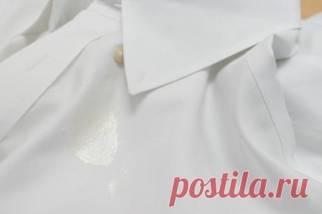 Как удалить масляные пятна с одежды 
Масляные пятна едва ли не самые частые. Масло имеет светлый цвет, но пятна от него очень неприятные, жирные и грязные. Однако существует простой способ устранить такие пятна с одежды. 
Что вам потреб…