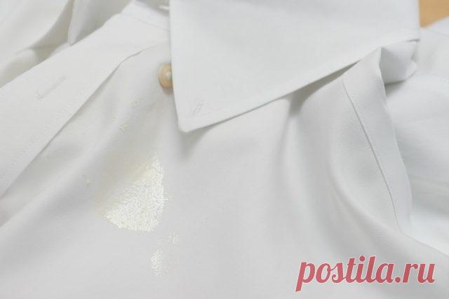 Как удалить масляные пятна с одежды 
Масляные пятна едва ли не самые частые. Масло имеет светлый цвет, но пятна от него очень неприятные, жирные и грязные. Однако существует простой способ устранить такие пятна с одежды. 
Что вам потреб…