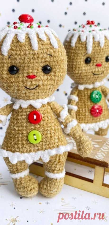 PDF Имбирные прянички крючком. FREE crochet pattern; Аmigurumi doll patterns. Амигуруми схемы и описания на русском. Вязаные игрушки и поделки своими руками #amimore - маленький пряничный человечек к Новому году, кукла, пупс, куколка, Рождество, печенье, печенька.