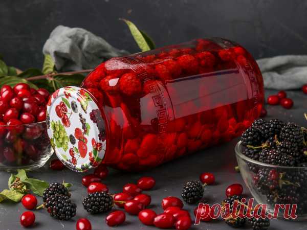 Компот из кизила и ежевики на зиму — рецепт с фото пошагово