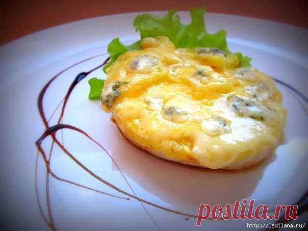Курица с ананасом под сырной корочкой