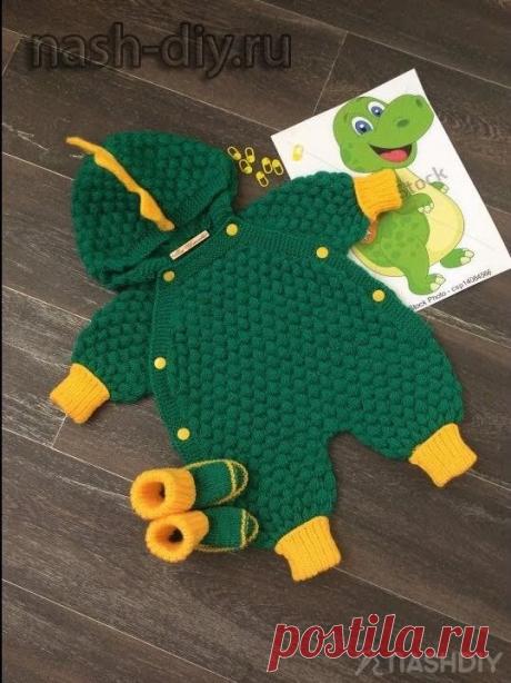 ДЕТСКИЙ ВЯЗАННЫЙ КОМБИНЕЗОН СПИЦАМИ ДРАКОНЧИК,
описание: https://nash-diy.ru/vjazanie-dlja-detej/kombinezony-spalniki/467-detskij-vjazannyj-kombinezon-spicami-drakonchik.html