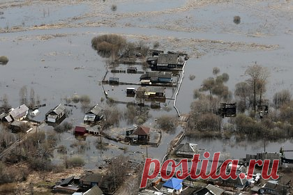 Жителей шести регионов предупредили о подъеме уровня рек до опасных уровней. Подъемы уровней воды до неблагоприятных отметок прогнозируются на этой неделе на реках шести южных регионов России, предупредил ВНИИ ГОЧС. Опасных уровней вода может достичь в Краснодарском крае, Крыму, Севастополе, Адыгее, Карачаево-Черкесии и Ростовской области.