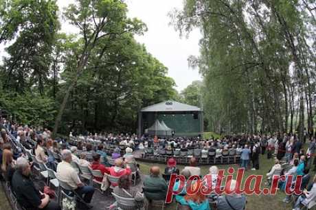 В Тульской области пройдет театральный фестиваль «Толстой». В Тульской области с 7 по 9 июля пройдет седьмой театральный фестиваль «Толстой». Центральной темой фестиваля станет балет «Анна Каренина» — полную версию спектакля представит труппа Большого театра, в ней задействуют более 120 актеров и оркестр. Гостей ждут постановки, лекции филологов и мастер-классы.