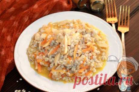 Перловка с шампиньонами: экономичное и вкусное блюдо, Царская еда!- Пошаговые фото рецепты без дрожжей, без муки, без мяса, без масла, без яиц Перловка с шампиньонами выглядит соблазнительно и съедается с удовольствием. В ней грибной аромат и польза злаков, сочность и краски овощей, пикантность специй.