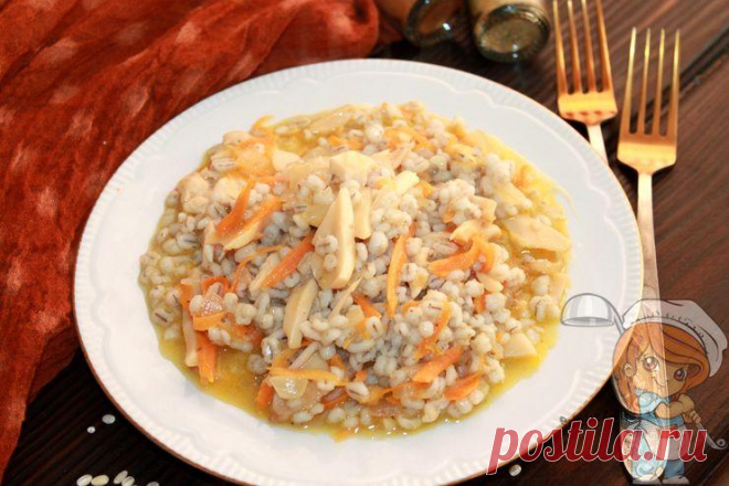 Перловка с шампиньонами: экономичное и вкусное блюдо, Царская еда!- Пошаговые фото рецепты без дрожжей, без муки, без мяса, без масла, без яиц Перловка с шампиньонами выглядит соблазнительно и съедается с удовольствием. В ней грибной аромат и польза злаков, сочность и краски овощей, пикантность специй.