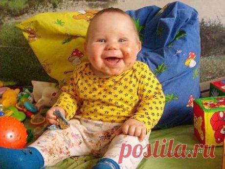 Вы думаете, почему я такой довольный? Потому что мама потеряла конфету, А Я ЕЕ НАШЕЛ!!!)))