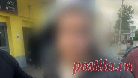 Подозреваемый в расправе над 12-летней девочкой в Ленобласти признал вину. Подозреваемый в убийстве 12-летней девочки в Ленинградской области сознался в содеянном. Об этом сообщила в своем Telegram-канале официальный представитель МВД России Ирина Волк. На опубликованном Волк видео подозреваемый сказал, что ...