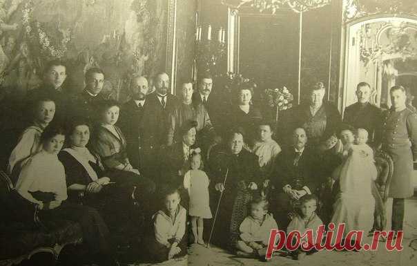 Групповой портрет семейства Мусиных-Пушкиных, 1913 год / История цивилизаций!