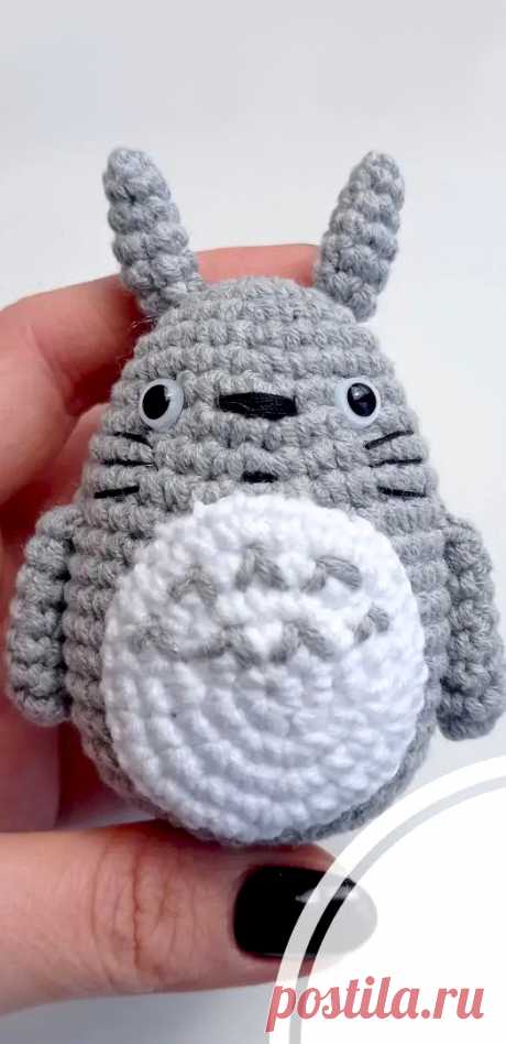 PDF Тоторо крючком. FREE crochet pattern; Аmigurumi animal patterns. Амигуруми схемы и описания на русском. Вязаные игрушки и поделки своими руками #amimore - маленький Тоторо из аниме &quot;Мой сосед Тоторо&quot;, аниме персонаж.