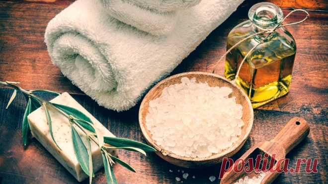 Лечим шейный остеохондроз СОЛЬЮ и МАСЛОМ! Эффективный рецепт. - Женские Мелочи   Это мучительное состояние знакомо многим: боли в шее, из-за которых возникают головокружения, “раскалывается” голова, появляется забывчивость и пр. И ты не знаешь, как себе помочь. Поэтому мы хотим сейчас поделиться с вами необычным, но очень действенным способом, как справиться с этой проблемой. Вам понадобится: 20 ст.л. любого растительного масла (например, подсолнечного, только нерафинированного) 10 …