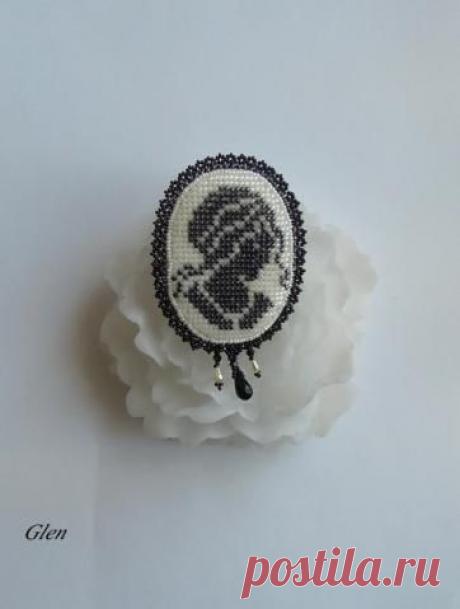 Брошь &quot;Камея&quot; delikаТная | biser.info - всё о бисере и бисерном творчестве