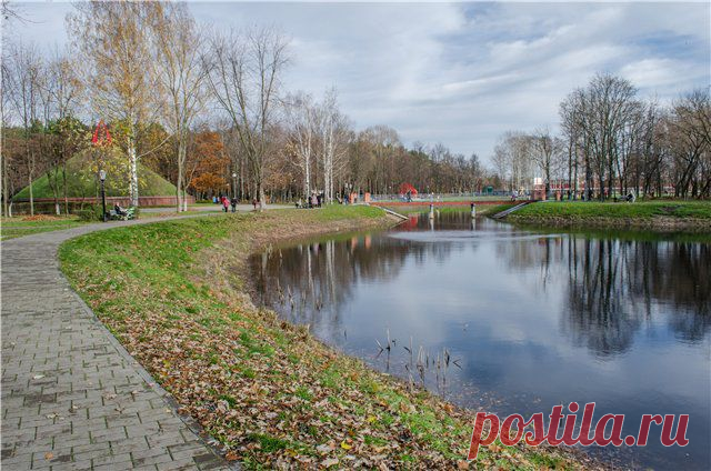 Первые съёмки на улице Nikon D5100. | Моя первая зеркалка
После прочтения инструкции и испытаний фотоаппарата в домашних условиях решил выйти поснимать на улицу. Хоть погода была и пасмурная, но дождя не было (на улице конец октября).
