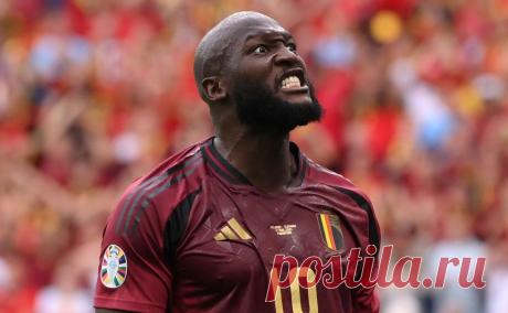 Бельгия сенсационно уступила Словакии на Евро из-за двух отмененных голов. Матч во Франкфурте завершился со счетом 1:0 в пользу Словакии. У лидера бельгийцев Ромелу Лукаку отменили два гола во втором тайме