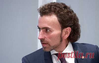 Бабаев считает, что футболист "Спартака" Соболев своим жестом в матче с ЦСКА перешел грань. Форвард получил красную карточку за неспортивное поведение