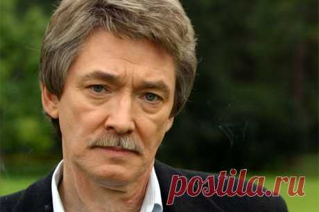 Арамис навсегда. Зигзаги судьбы Игоря Старыгина 
Это было, наверное, самое откровенное интервью актера Старыгина о жизни. О Галине Брежневой и Станиславе Ростоцком, о Любови Орловой и Фаине Раневской, о краже денег у деда... После нескольких часов …
