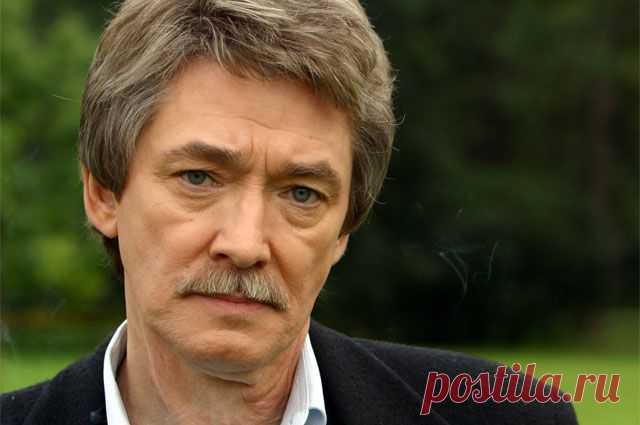 Арамис навсегда. Зигзаги судьбы Игоря Старыгина 
Это было, наверное, самое откровенное интервью актера Старыгина о жизни. О Галине Брежневой и Станиславе Ростоцком, о Любови Орловой и Фаине Раневской, о краже денег у деда... После нескольких часов …