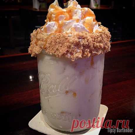Caramel Delight Cocktail - TipsyBartender.com The Caramel Delight Cocktail is a sweat caramel topped milkshake. This cocktail is made from: Vanilla Vodka, Vanilla Schnapps.