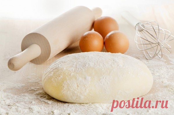 6 рецептов вкусного теста! Сохраните!

1. Кефирное тесто с сыром
Ингредиенты:
- 1 чашка кефира

- 1 чашка тертого сыра
- 0,5 чайной ложки соли
- 2/3 чайной ложки соды
- 1 чайная ложка сахара
- 2 стакана муки
Если Вы натрете сыр на крупной терке, то получатся отличные лепешки и сосиски в тесте, а если на мелкой — получится хорошее тесто для другой мелкой выпечки, например рогаликов и т.д.

2. Пресное тесто на сметане
Ингредиенты:
- 1 стакан сметаны
- 2 стакана муки
- 2 стол...
