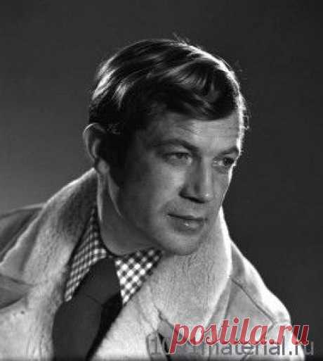 Геннадий Корольков родился в страшный для страны 41-й год. В этот день, 3 июля, Сталин, наконец, впервые с начала Отечественной войны выступил с обращением к советскому народв
1960 году решил отправиться в Москву, поступать в театральный ВУЗ.