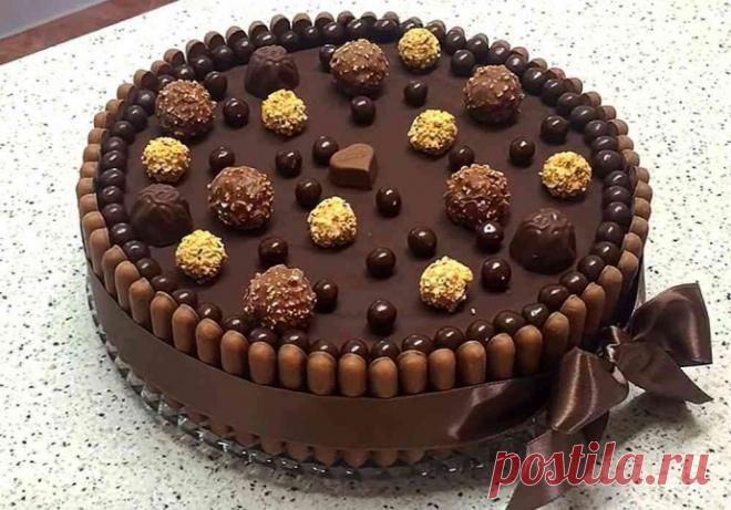 У нас сегодня сразу 8 именинниц!