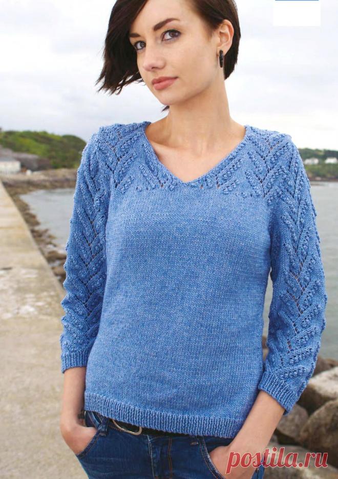 Красивый пуловер с ажурным рельефным узором