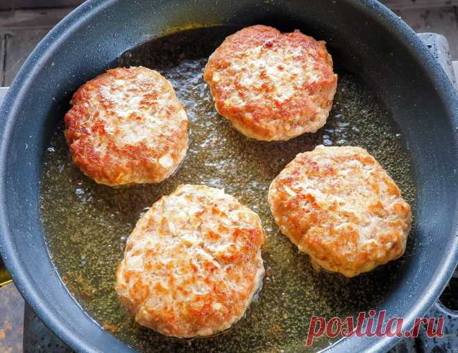 Новый способ приготовления котлет. Получаются в разы сочнее и вкуснее. Куриные или рыбные в том... Благодаря этому интересному способу приготовления (не совсем обычному) котлеты всегда получаются фантастически сочными и невероятно вкусными