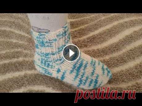 Носки спицами простой способ. Носки для ребенка 2-3 года. Пряжа 50% шерсть 50% акрил 250м в 100 гр спицы № 3 Советую посмотреть 1) Тапочки спицами. Носок сапожок спицами. Носки на двух спицах https://youtu.be...