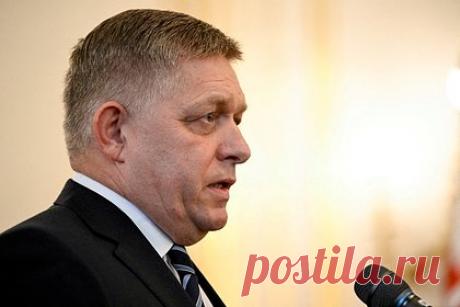 Премьер Словакии назвал антироссийские санкции табуированной темой в ЕС. Премьер-министр Словакии Роберт Фицо заявил, что принятые в огромном размере санкции против России не работают должным образом. По его словам, антироссийские санкции являются табуированной для обсуждения темой в Европейском союзе. Он отметил, что там нельзя говорить такую правду.