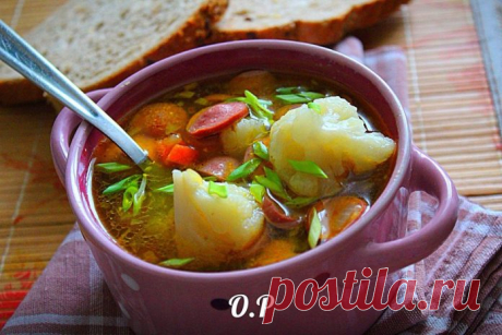 Суп с сосисками и цветной капустой — порадуй родных новым вкусом!