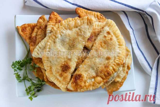 Чебуреки на заварном тесте Заварные чебуреки с мясом — очень удачное хрусткое тесто. Вкусные, сочные, пузырящиеся.