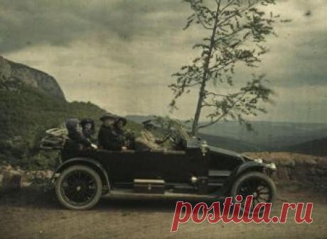 Дореволюционная Россия в цветных фотографиях Как известно, дореволюционную Россию в цвете снимал не только Прокудин-Горский. В крупных городах были целые общества автохромистов, снимавших на пластинки фирмы Люмьер. В принципе, цветные фотоматериалы были с 1907 г...