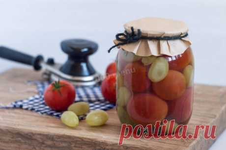 Маринованные помидоры с виноградом на зиму - 1000.menu