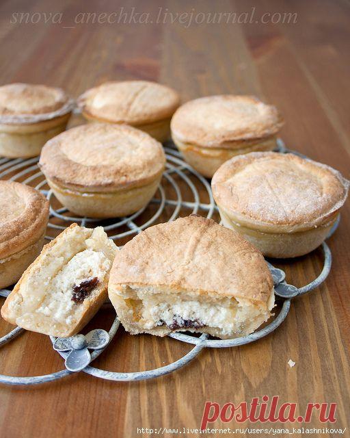 Песочные "кастрюльки" с творогом и сухофруктами