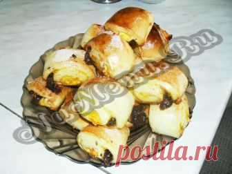 Рулеты с мандаринами и кардамоном Предлагаю рецепт очень вкусных рулетов, которые сохраняют свежесть в течении нескольких дней.
Ингредиенты:
[i][ingr]Для теста: 180 гр.маргарина[/ingr]
[ingr] 100 гр.сахара [/ingr]
[ingr] 2 яйца[/ingr]
[ingr] 0,5 ч. л. кардамон[/ingr]
[ingr] 0,5 ч. л.соды[/ingr]
[ingr] около 1 ст.л уксуса[/ingr]
[ingr] 3 ст.л. густого кефира или жидкой сметаны[/ingr]
[ingr] 0,5 – 1 кг муки[/ingr]
[ingr]Для начинки: 2 мандарина [/ingr]
[ingr] 2 ст.л. сахара[...