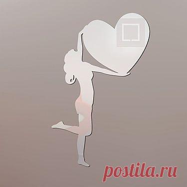 Зеркало «Девушка с сердцем в руке»
