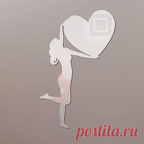 Зеркало «Девушка с сердцем в руке»